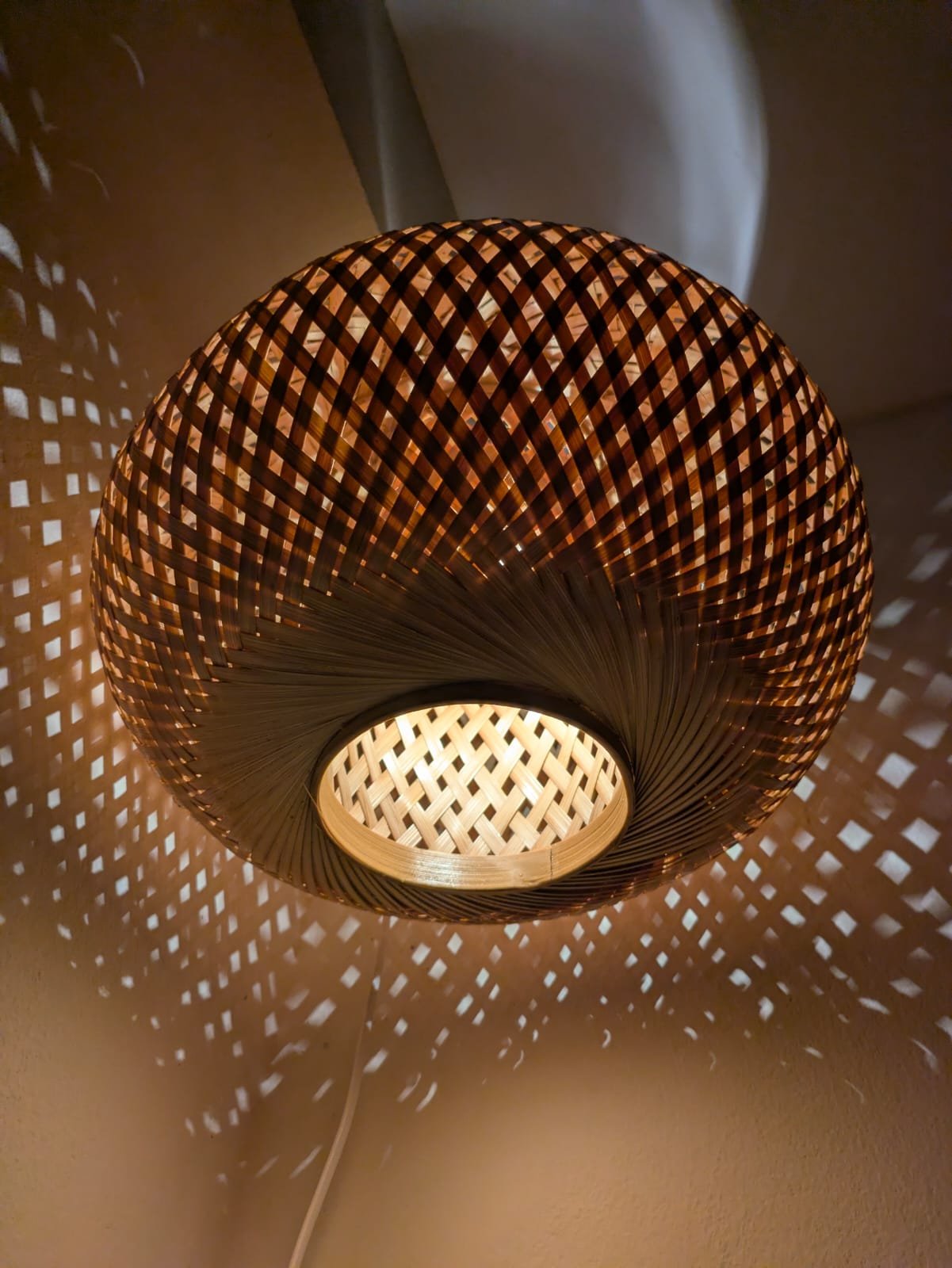 বাঁশের ঝুলন্ত বাতি (Handmade Bamboo Hanging Lamp) 2